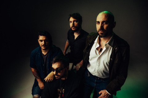 Combinando peso e sensibilidade, Tokyo Drive, lança o aguardado álbum “Burnout Season”