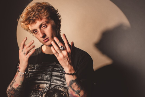 Banda de Alt-rock Love Ghost lança novo single  “Spirit Box”