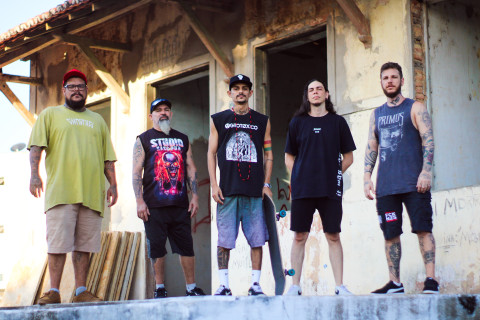 Volta da Jurema confronta a dura realidade em novo videoclipe "Eu Não Aguento Mais"