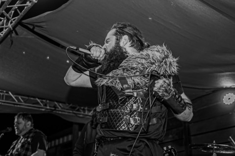 Destrua a ilusão – Intenções suprimidas expõem a verdade em “Framework”